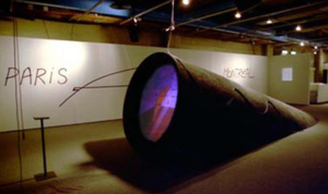 Фиг. 17. Тунелът от инсталацията „Tunnel under the Atlantic“ (Benayoun, 1995d)