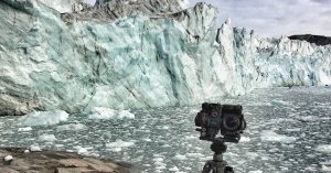 Фиг. 5 Кадър от заснемането на „Greenland Melting“ (De la Peña, 2017d)
